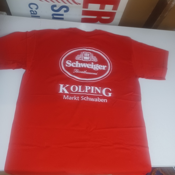 Red, M - Picture 3 of 3